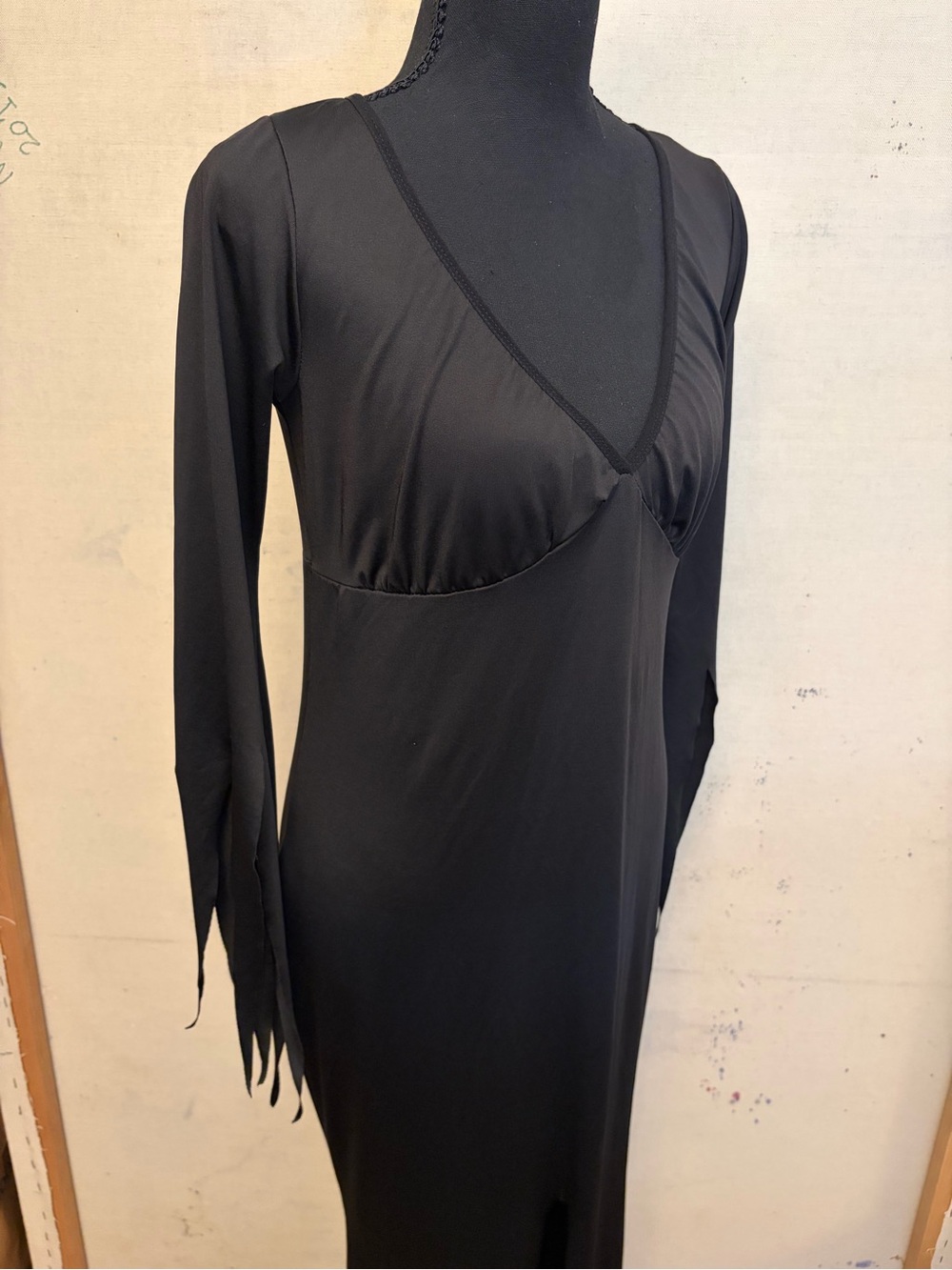 Women’s Black Witch Costume V-Neck Maxi Dress, Size Small/Medium
